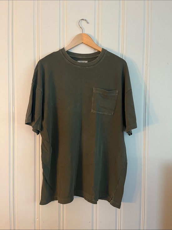 Madewell Tops - Madewell oversized Olive Green Pocket T-Shirt size L